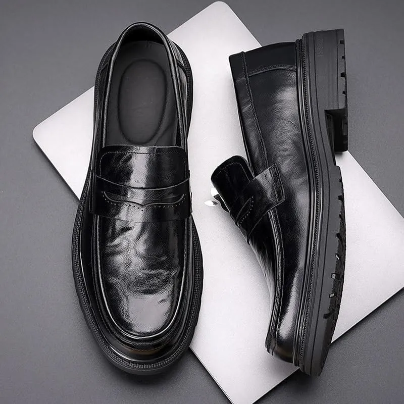 Chic Men's Oxford Dress Shoes in Genuine Leather with Cap Toe Design and Sleek Finish