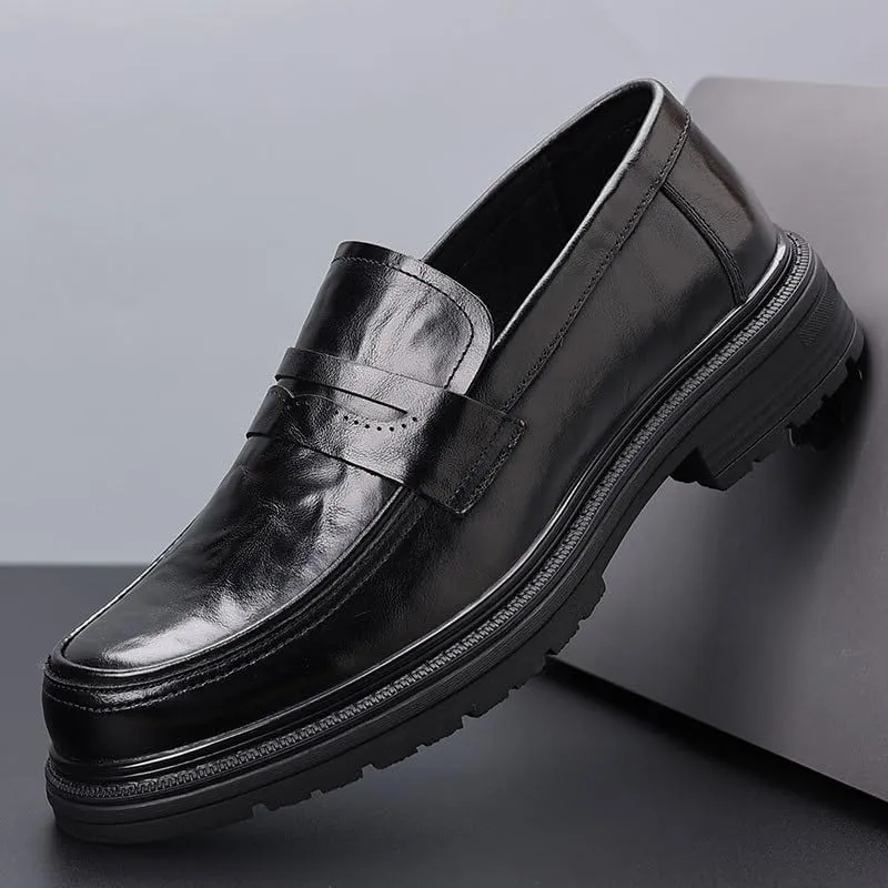 Chic Men's Oxford Dress Shoes in Genuine Leather with Cap Toe Design and Sleek Finish
