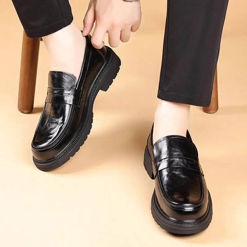Chic Men's Oxford Dress Shoes in Genuine Leather with Cap Toe Design and Sleek Finish