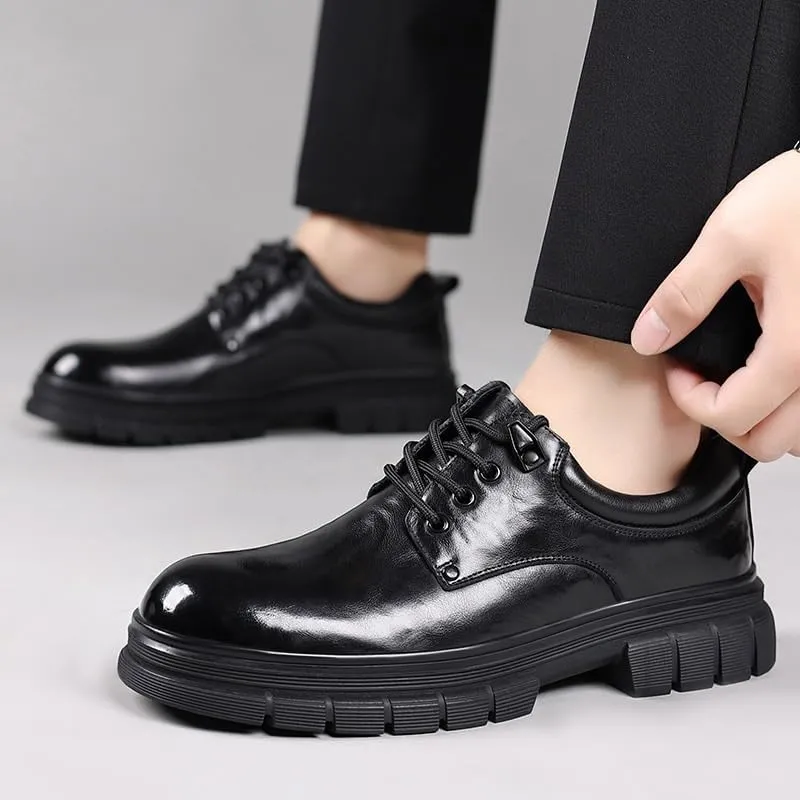 Elegant Men's Brogue Oxford Shoes with Perforated Patterns and Comfortable Cushioned Insole