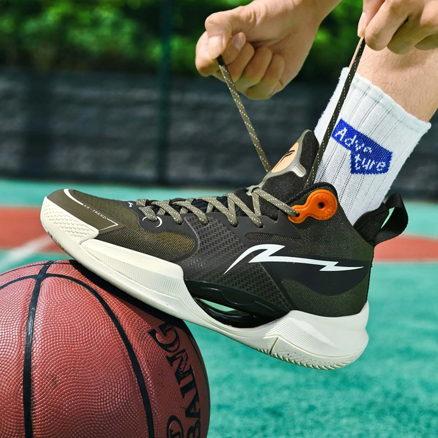 Men's and Women's Basketball Shoes Fashion Sneakers Non-Slip Running Shoes Breathable Training Tennis Shoes Street Personalized Basketball Sneakers Casual Walking Shoes