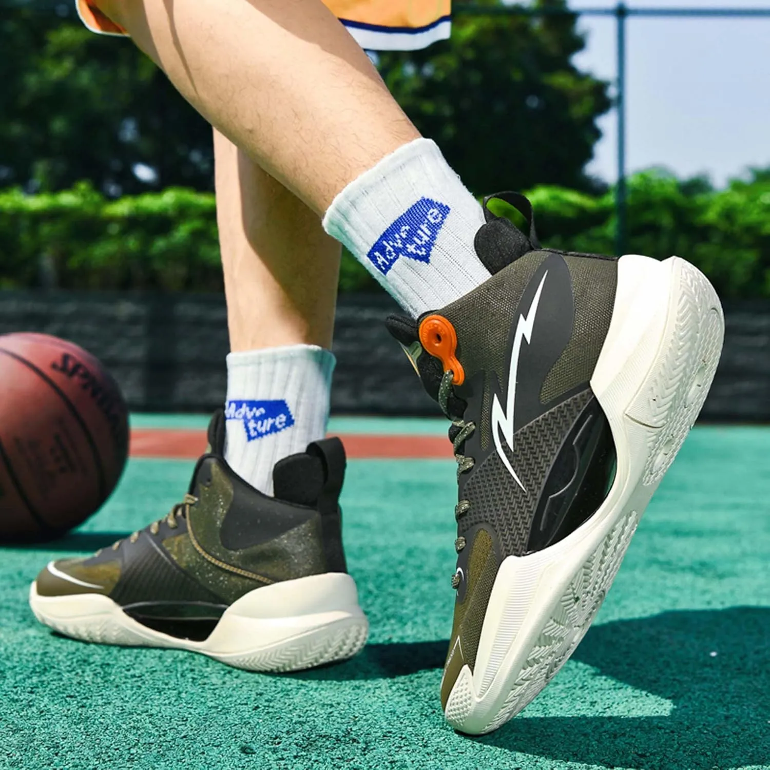 Men's and Women's Basketball Shoes Fashion Sneakers Non-Slip Running Shoes Breathable Training Tennis Shoes Street Personalized Basketball Sneakers Casual Walking Shoes