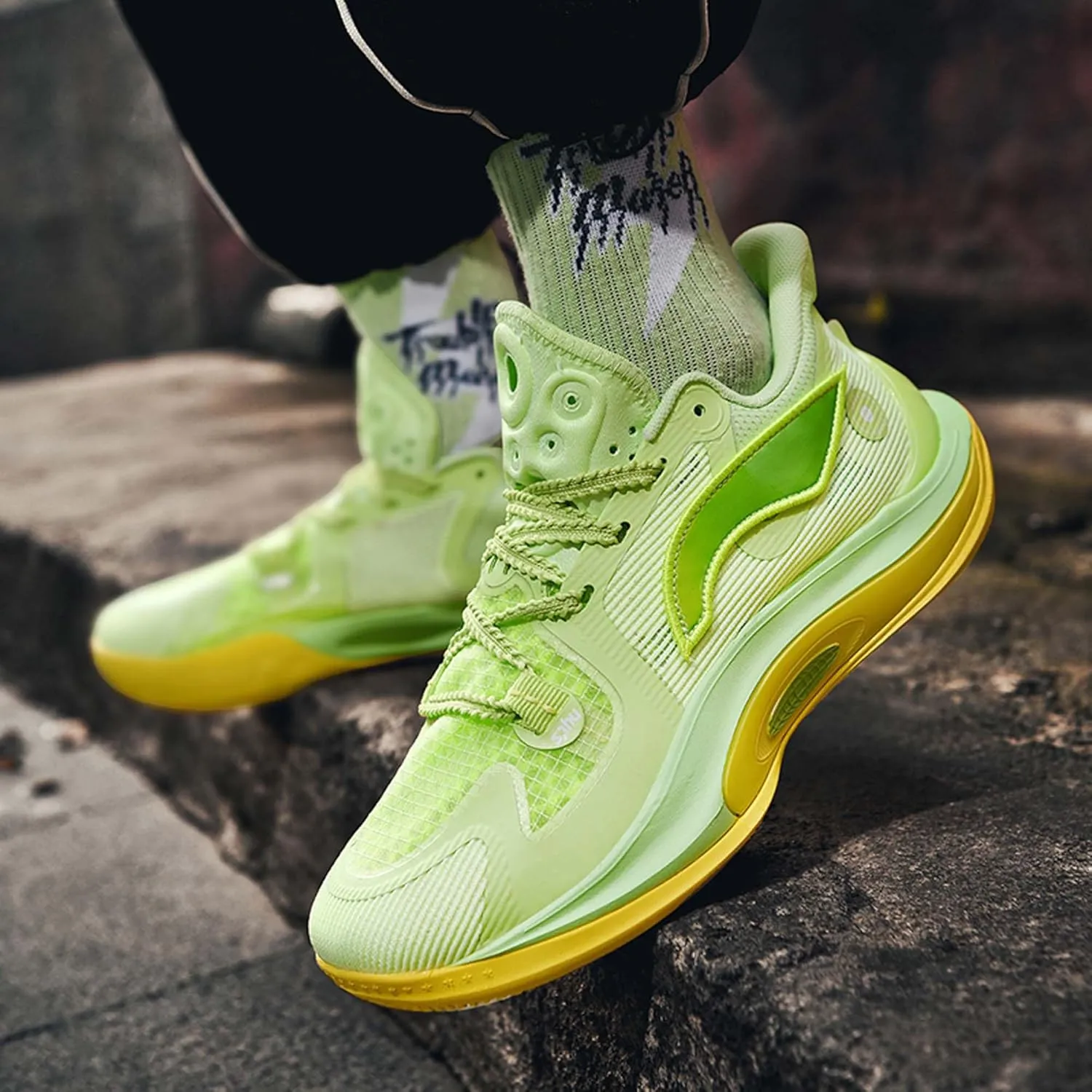 Men's Basketball Shoes Breathable Mesh Sports Running Outdoor Training Athletic Shoes Non-Slip Cushioning Fitness Tennis Shoes Comfortable Casual Walking Sports Men's Shoes