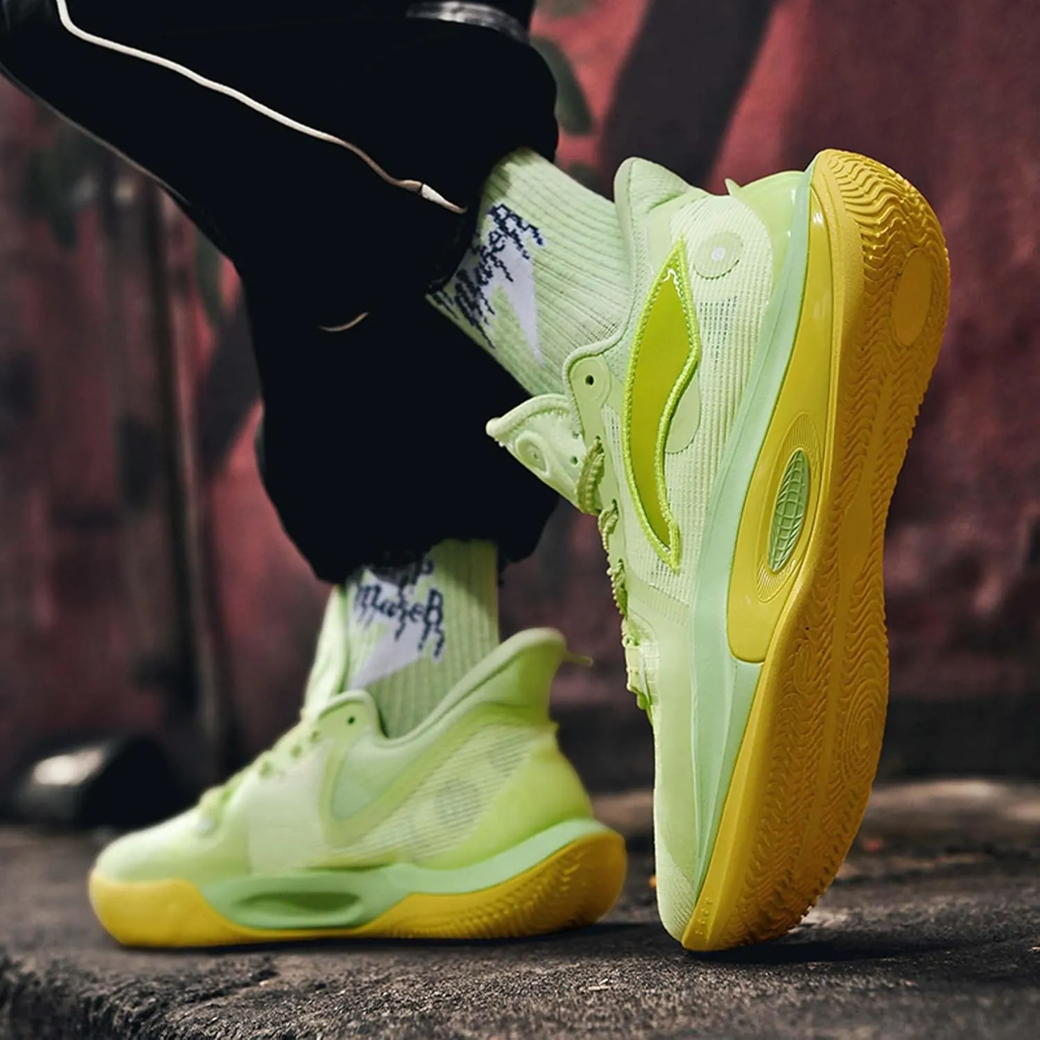 Men's Basketball Shoes Breathable Mesh Sports Running Outdoor Training Athletic Shoes Non-Slip Cushioning Fitness Tennis Shoes Comfortable Casual Walking Sports Men's Shoes