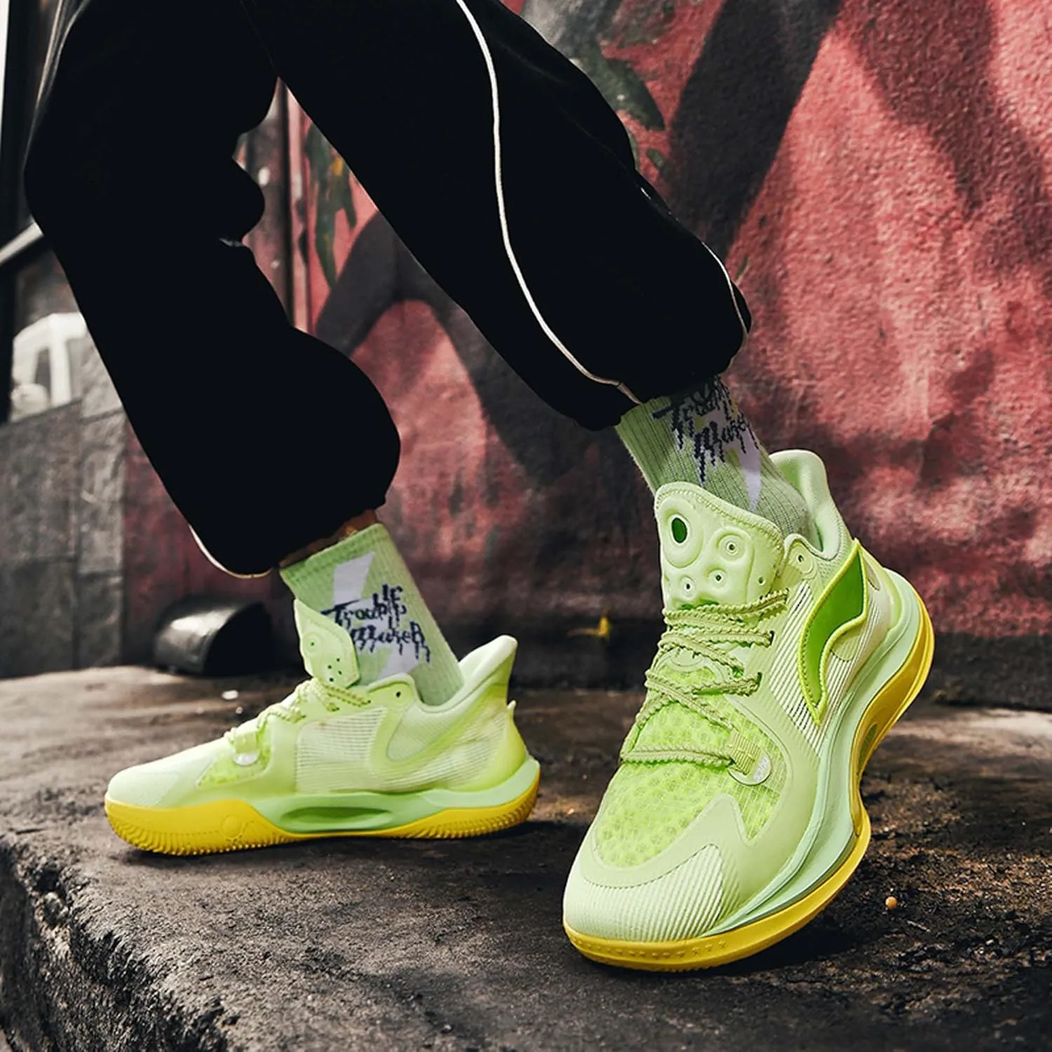Men's Basketball Shoes Breathable Mesh Sports Running Outdoor Training Athletic Shoes Non-Slip Cushioning Fitness Tennis Shoes Comfortable Casual Walking Sports Men's Shoes