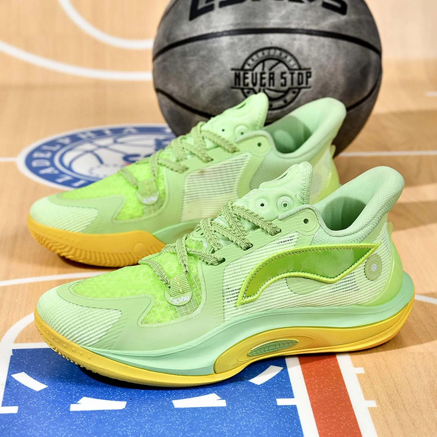 Men's Basketball Shoes Breathable Mesh Sports Running Outdoor Training Athletic Shoes Non-Slip Cushioning Fitness Tennis Shoes Comfortable Casual Walking Sports Men's Shoes