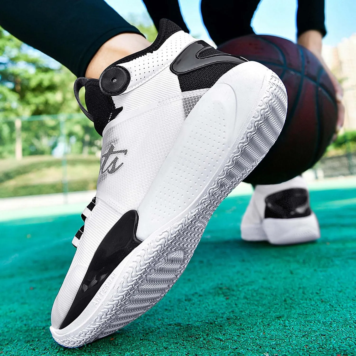 Men's Breathable Basketball Shoes Fashion Running Sneakers Outdoor Fashion Sneakers Non-Slip Rebound Trainers
