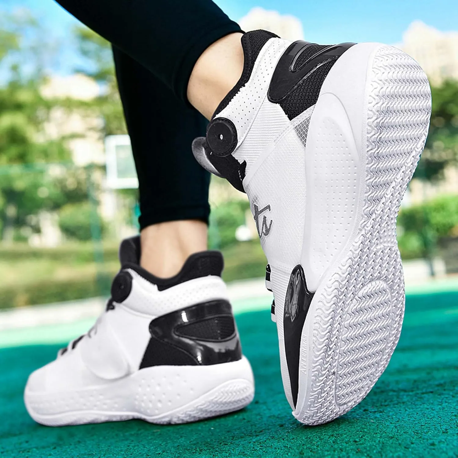 Men's Breathable Basketball Shoes Fashion Running Sneakers Outdoor Fashion Sneakers Non-Slip Rebound Trainers