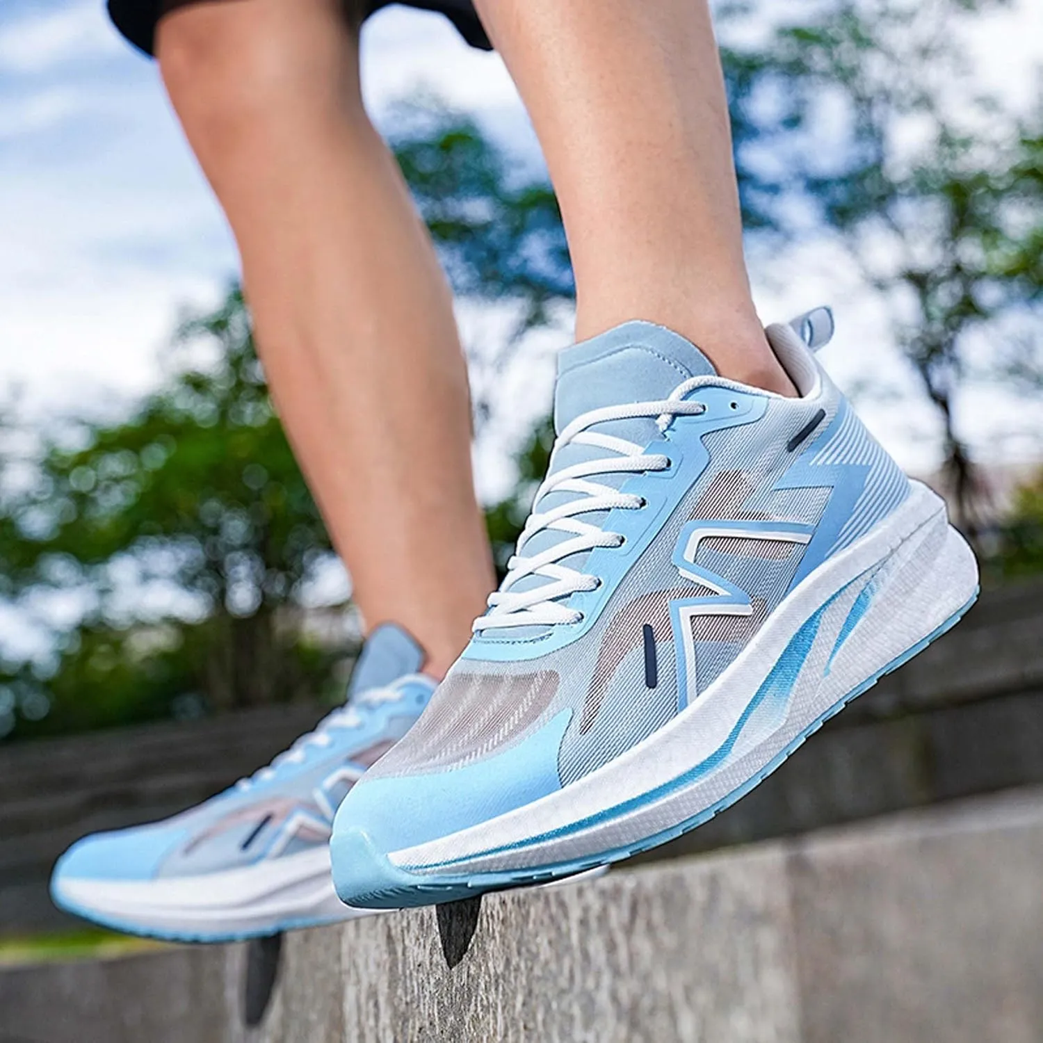 Men's Fashion Basketball Shoes Lightweight Sneakers Non-Slip Breathable Running Shoes Women's Road Jogging Walking Shoes Outdoor Lightweight Casual Walking Shoes