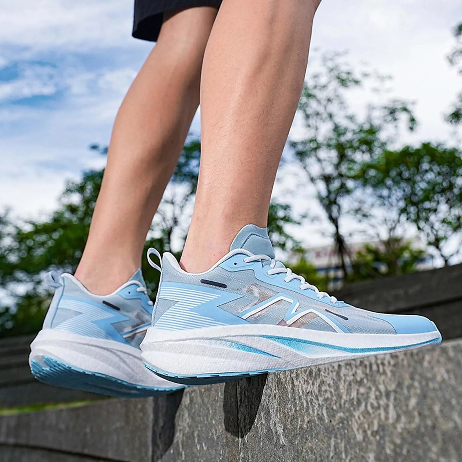Men's Fashion Basketball Shoes Lightweight Sneakers Non-Slip Breathable Running Shoes Women's Road Jogging Walking Shoes Outdoor Lightweight Casual Walking Shoes