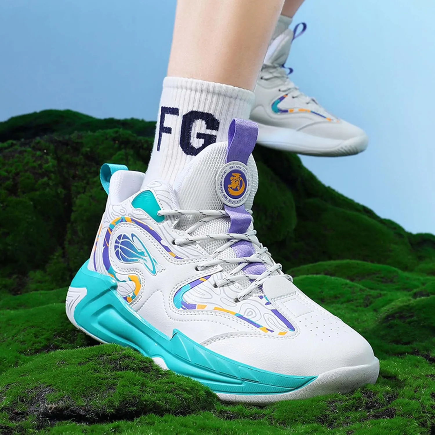 Men's High-Top Basketball Shoe Outdoor Athletic Running Sneakers Outdoor Trainers Non-Slip Lightweight Cushioning Workout Sport Shoes