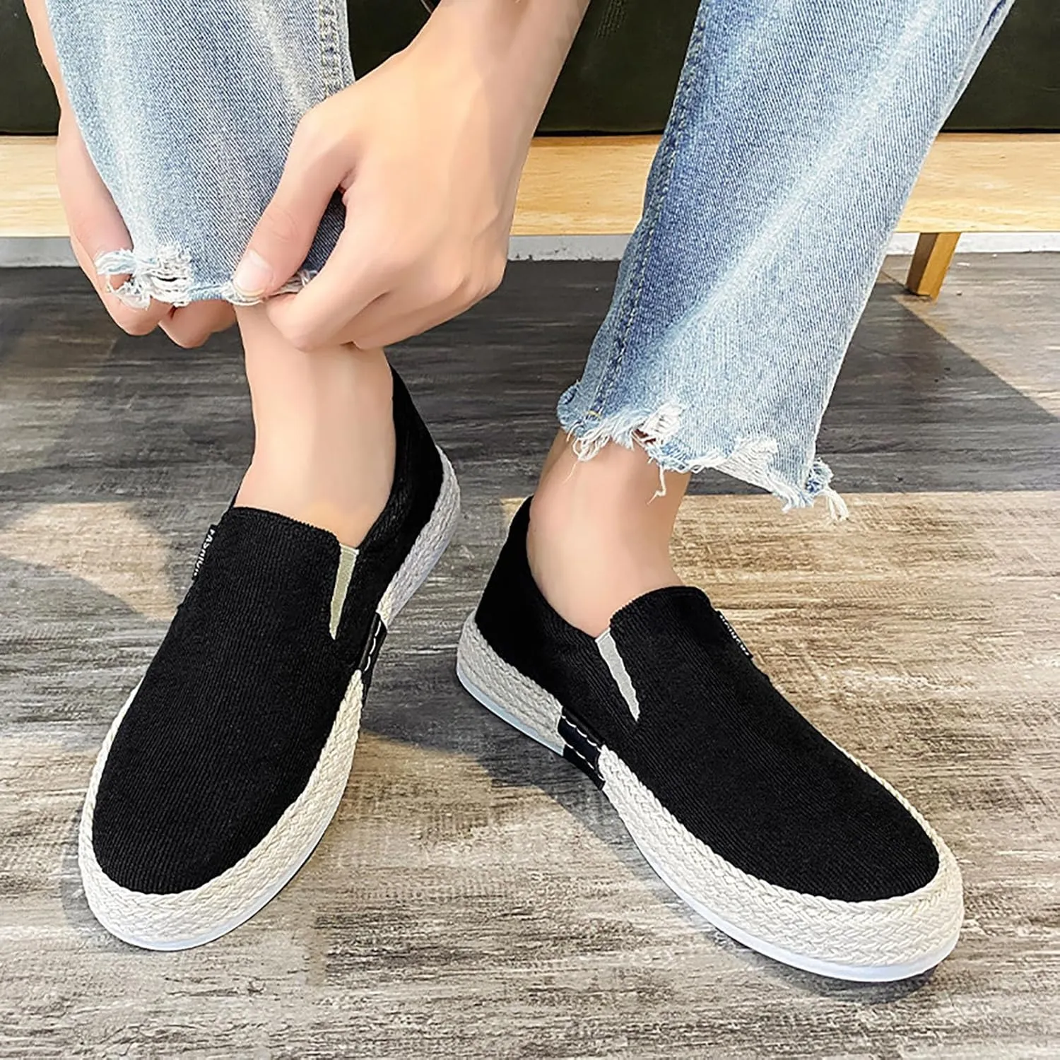 Men's Lightweight Cushion Sneakers Lightweight Breathable Slip on Running Shoe Lightweight Elderly Slip on Shoes