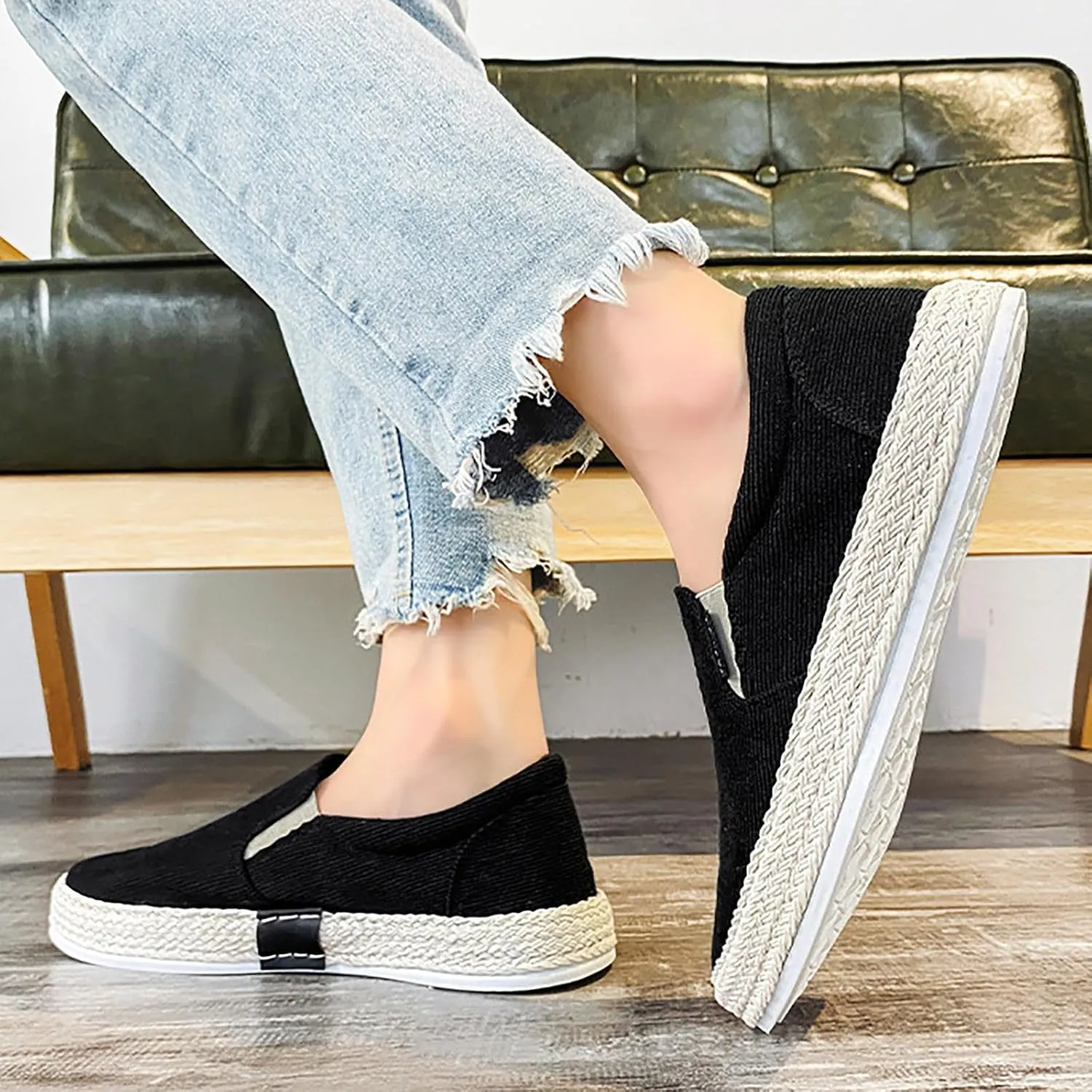Men's Lightweight Cushion Sneakers Lightweight Breathable Slip on Running Shoe Lightweight Elderly Slip on Shoes