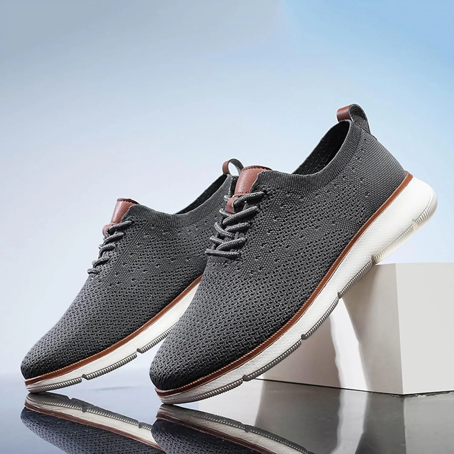Men's Lightweight Non Slip Barefoot Shoes Business Mesh Breathable Walking Shoe Lightweight Work Shoes for Men