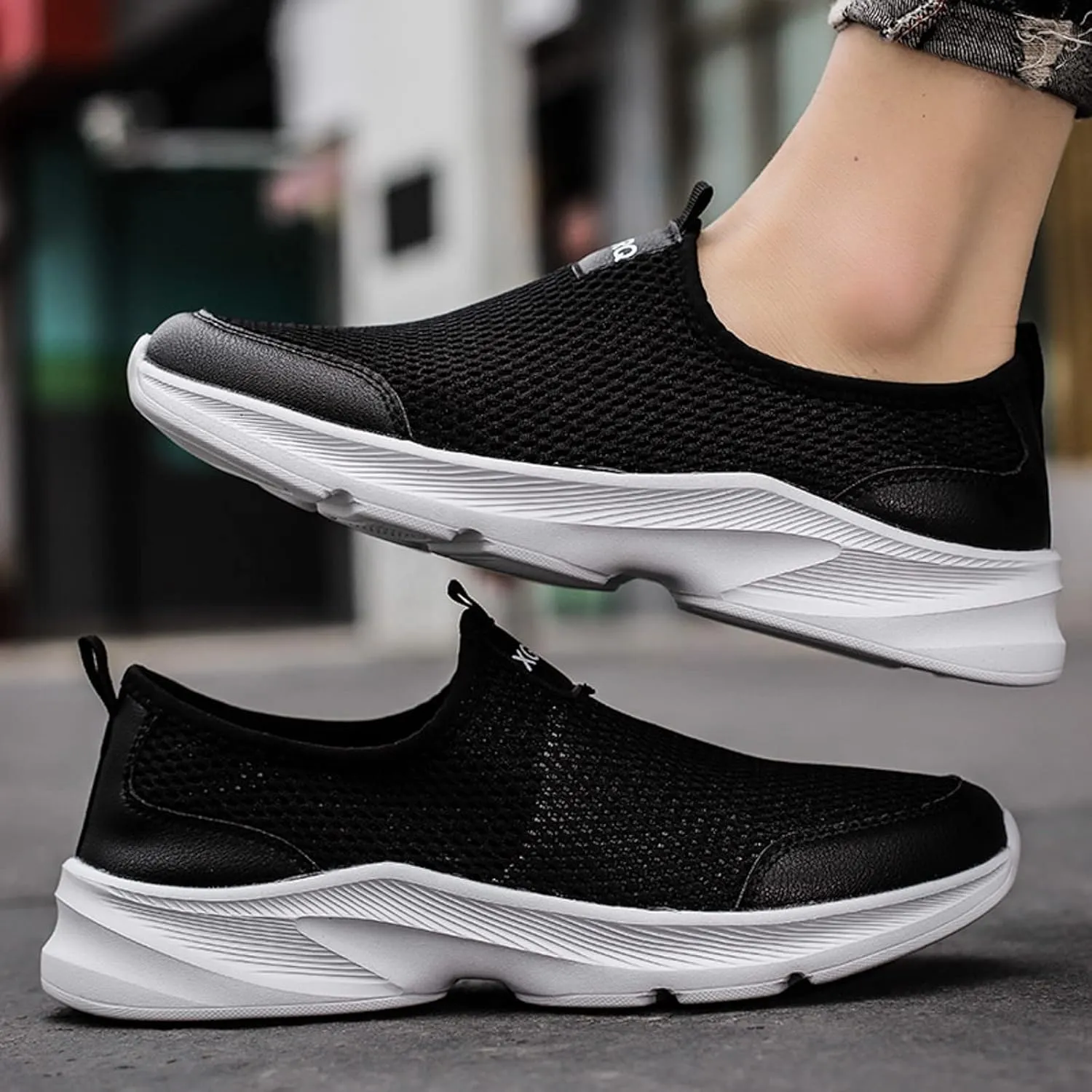 Mens Minimalist Shoes Simple Solid Color Slip-on Loafers Non Slip Recovery Shoes Lightweight Classic Sneaker