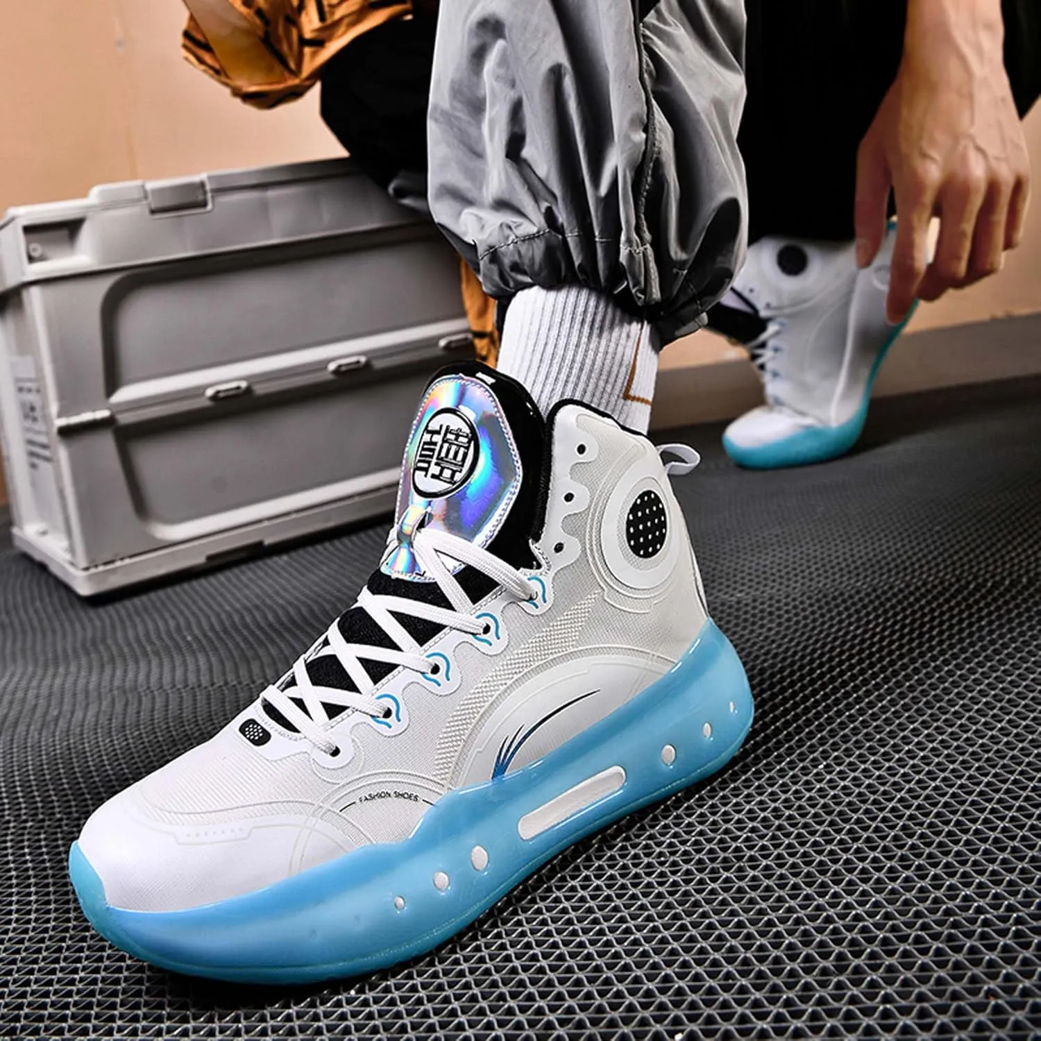 Men's Professional High Top Basketball Shoes Outdoor Anti-Slip Cushioning Teenage Sports Running Training Shoes Women's Fashion Sports Basketball Shoes Casual Walking Sports Men's/Women's Shoes
