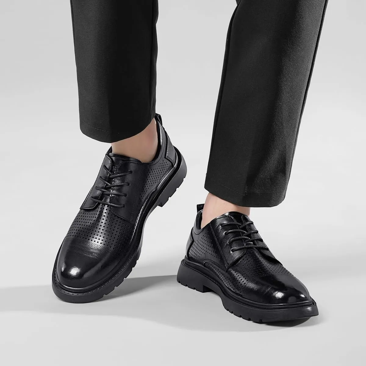 Sleek Men's Pointed Toe Oxford Dress Shoes for Corporate Business Meetings, Lightweight Leather Formal Shoes with Cushioned Footbed