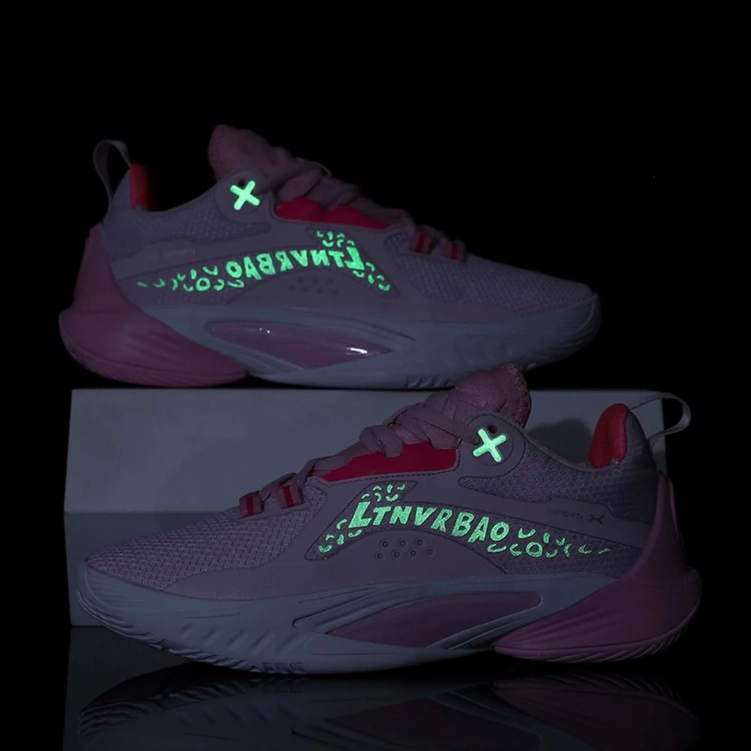 Unisex Fashion Basketball Shoes Breathable Mesh Sneakers Street Personalized Trend Basketball Sneakers Indoor and Outdoor Anti-Slip Cushioning Running Training Shoes