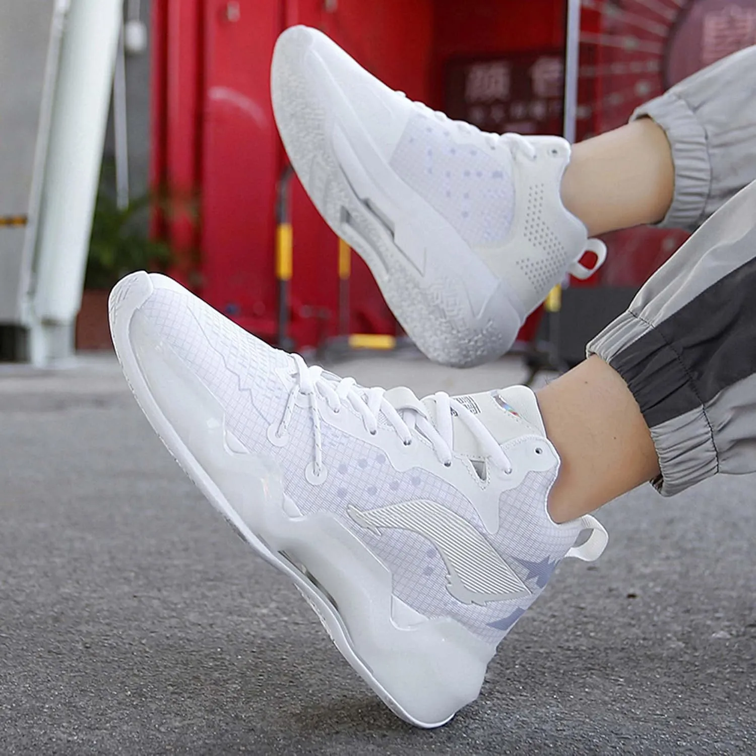 Unisex Fashion High Top Basketball Shoes Non-Slip Breathable Sports Running Shoes Lightweight Street Combat Basketball Shoes Outdoor Casual Walking Shoes Fashion Sneakers