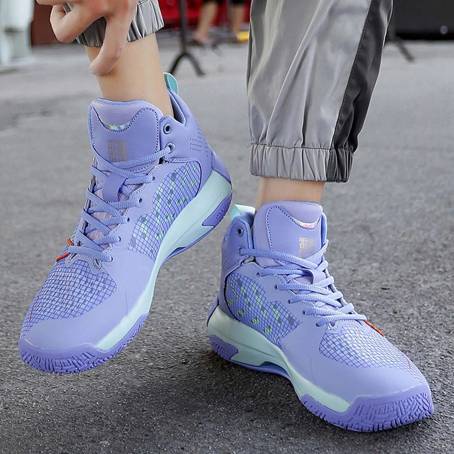 Unisex Fashion High Top Basketball Shoes Non-Slip Breathable Sports Running Shoes Lightweight Street Combat Basketball Shoes Outdoor Casual Walking Shoes Fashion Sneakers