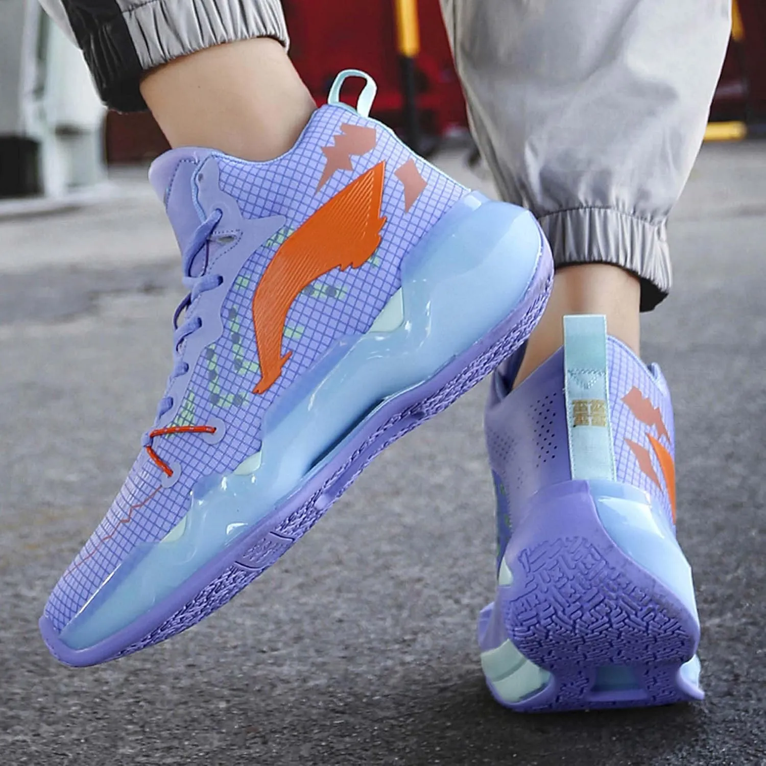 Unisex Fashion High Top Basketball Shoes Non-Slip Breathable Sports Running Shoes Lightweight Street Combat Basketball Shoes Outdoor Casual Walking Shoes Fashion Sneakers
