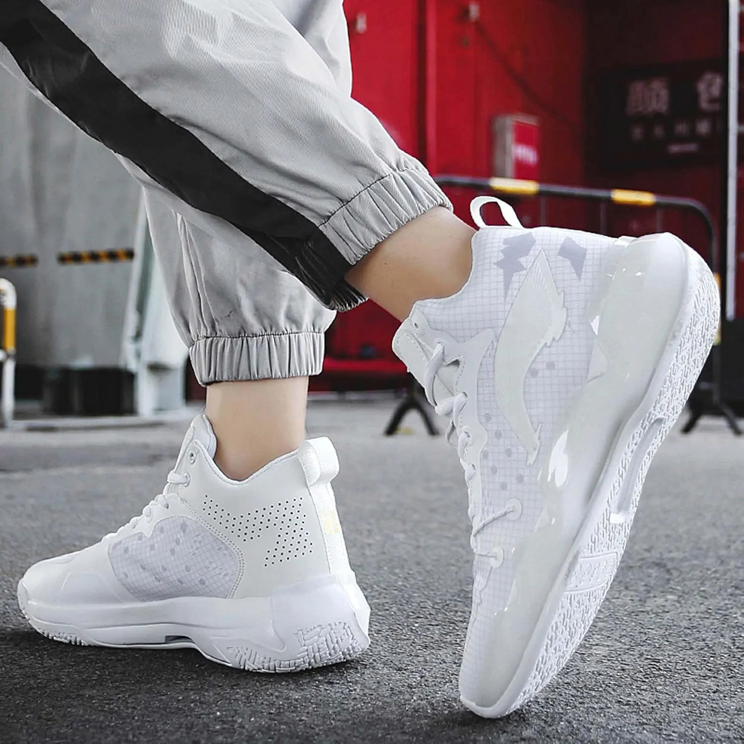 Unisex Fashion High Top Basketball Shoes Non-Slip Breathable Sports Running Shoes Lightweight Street Combat Basketball Shoes Outdoor Casual Walking Shoes Fashion Sneakers